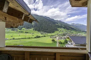 Vue de la maison de vacances (été)