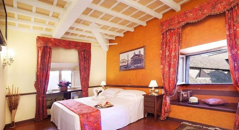 Pantheon Inn, foto 13