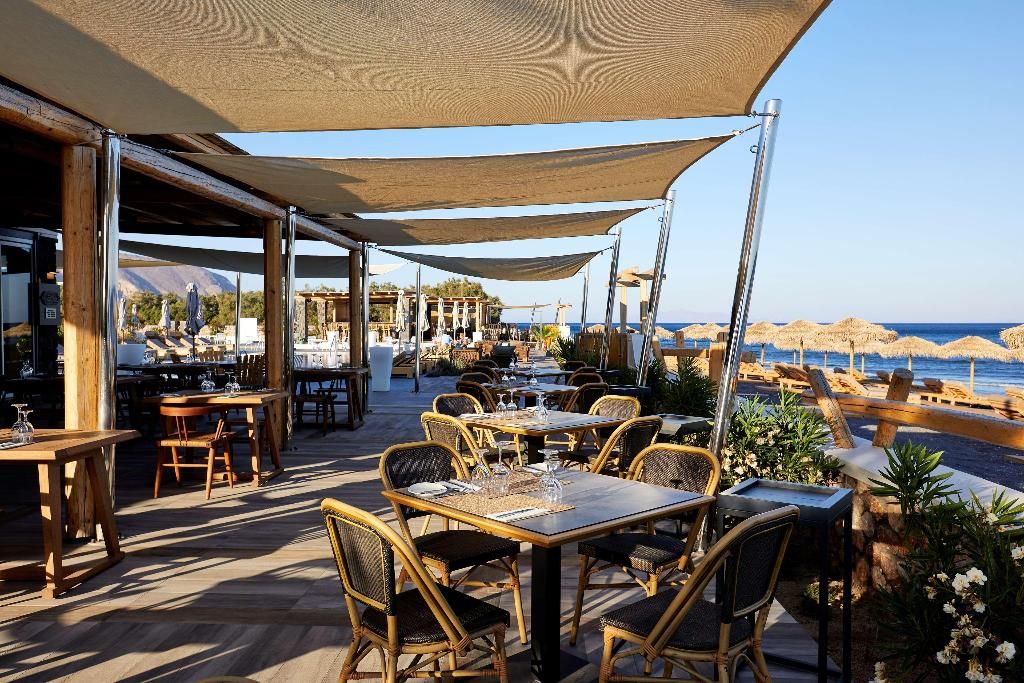 Sea Breeze Santorini Beach Resort, Curio Collection by Hilton, foto 3
