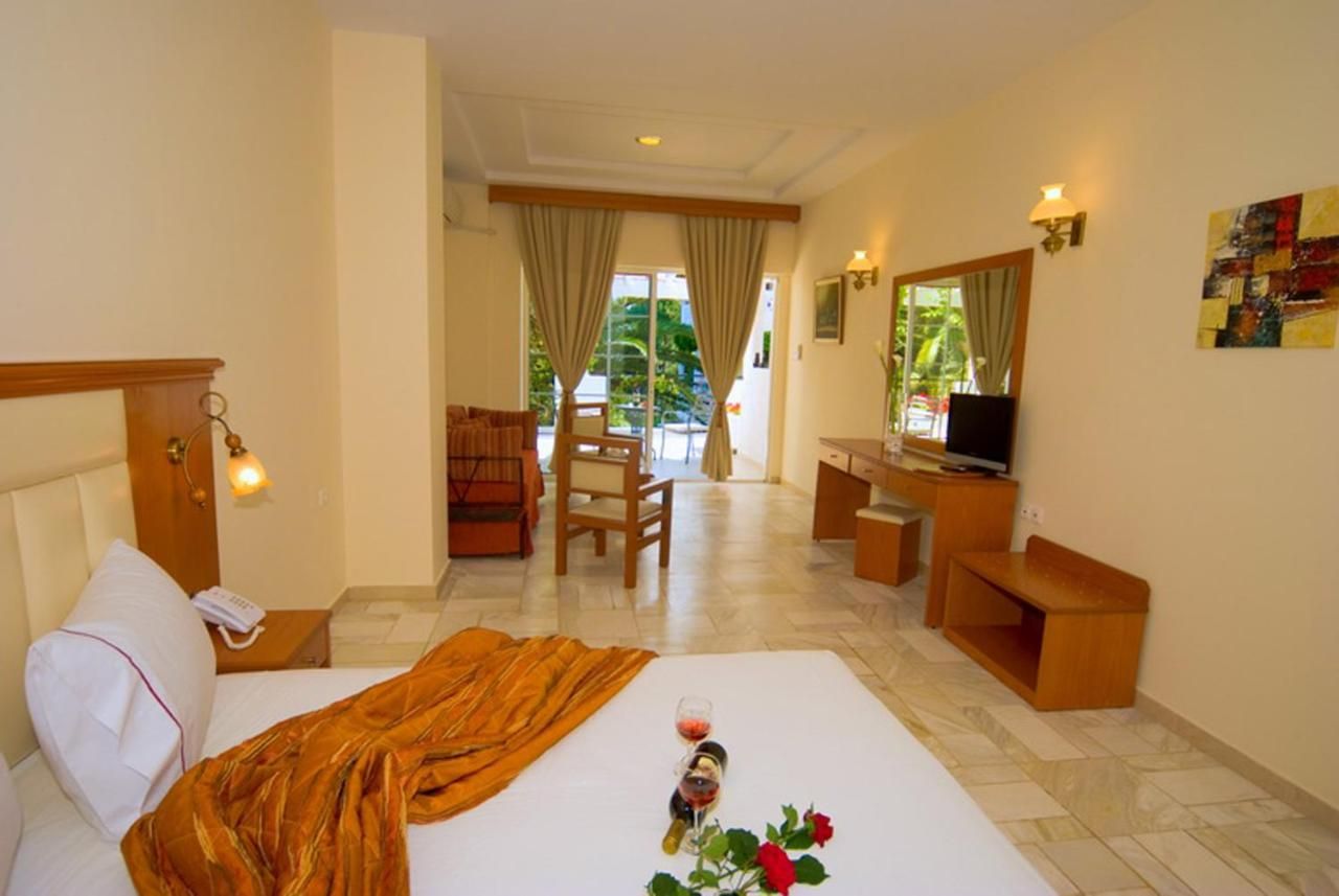 Porfi Beach Hotel, foto 7