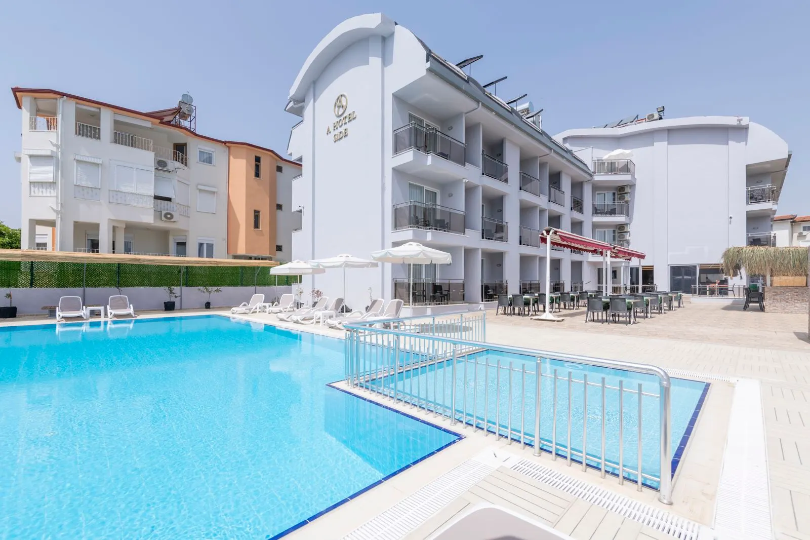 A Hotel Side
