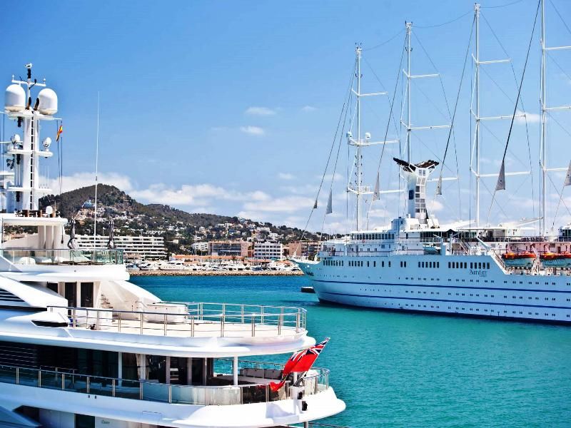 Ryans La Marina, foto 6