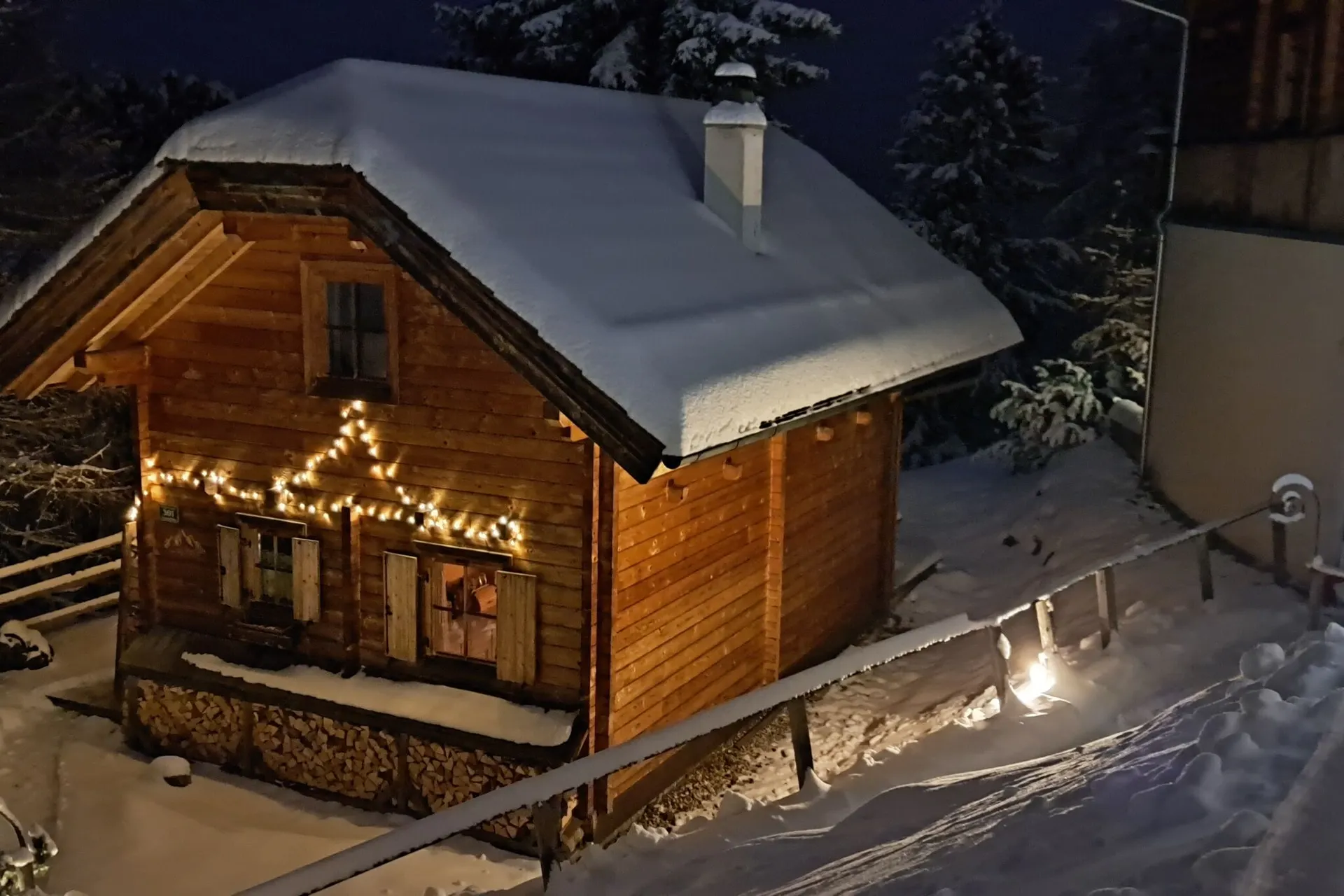 Exterieur vakantiehuis (winter)