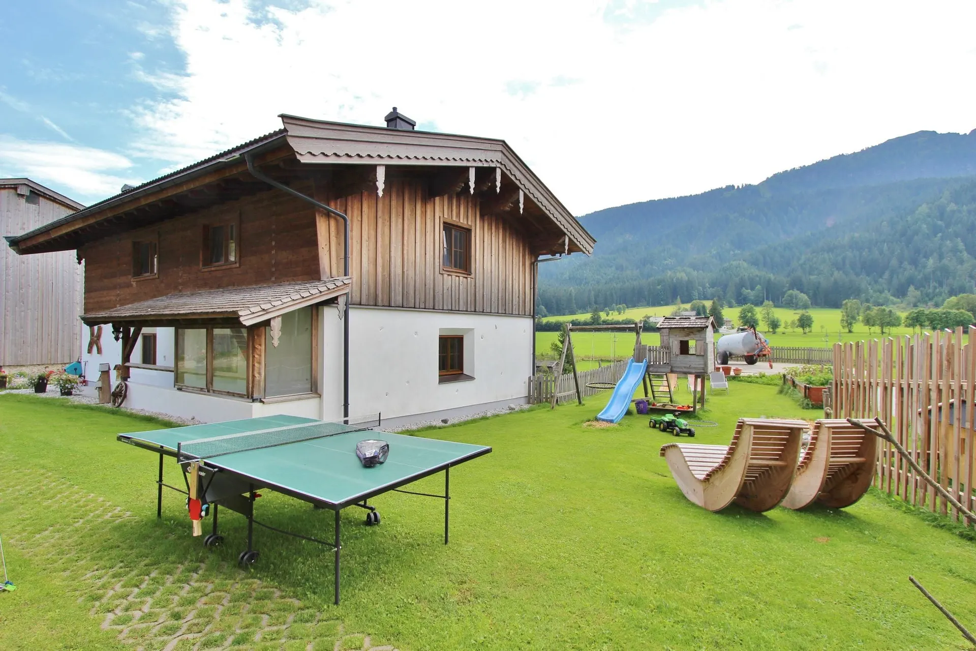 Exterieur vakantiehuis (zomer)