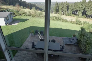 Vue de la maison de vacances (été)