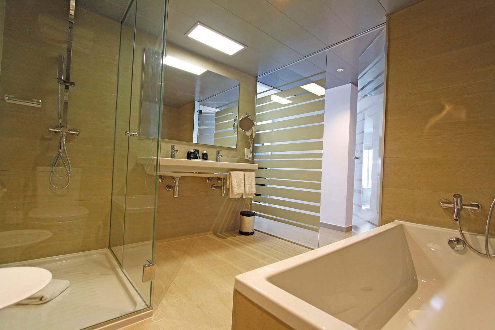 BG Tonga Tower Design Hotel & Suites, foto 11