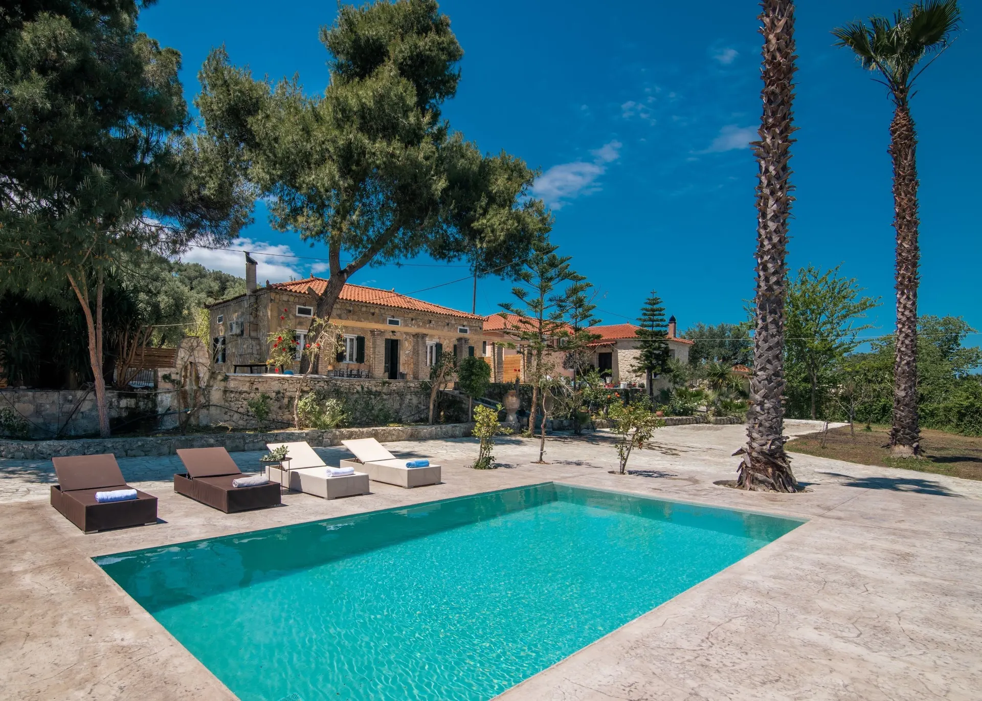 Pine Tree Villa - Zwembad