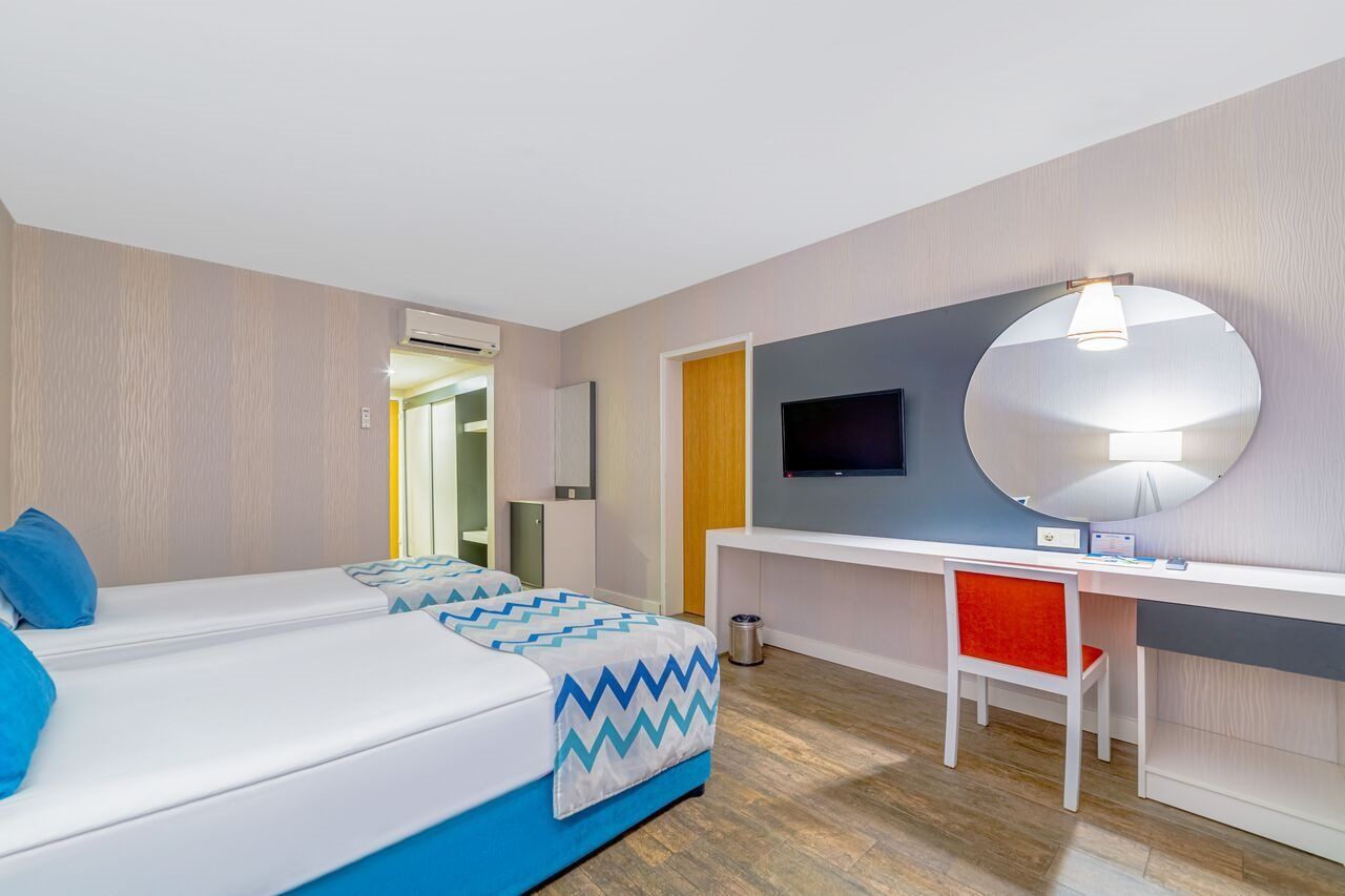 Justiniano Park Conti, foto 7
