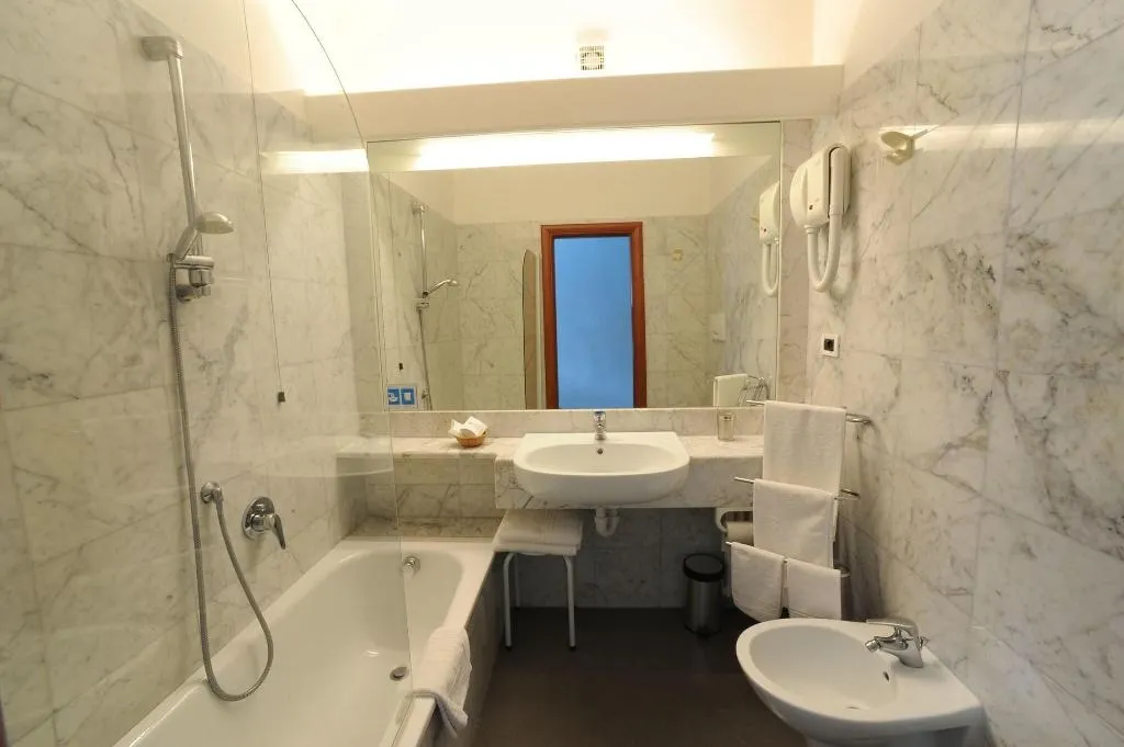Hotel Excelsior Bay