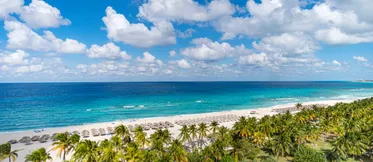 Hagelwitte stranden en turkoois blauwe zee? Die vind je in Varadero in Cuba. Boek nu je reis naar deze exotische topbestemming en tel alvast af naar jouw vakantie onder de zon.