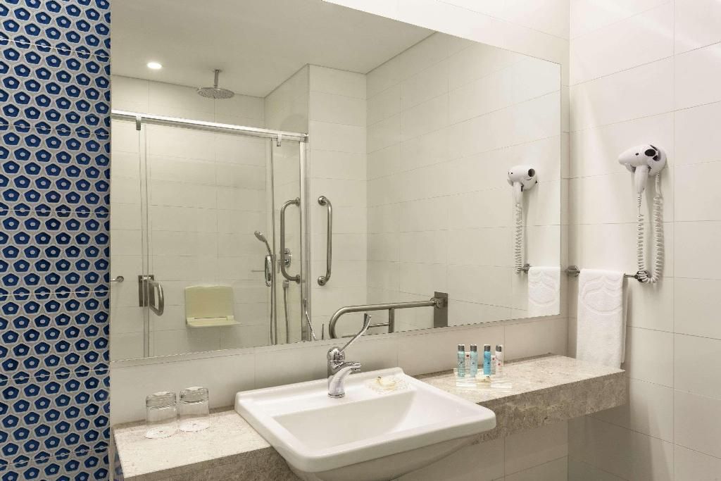 Ramada Hotel & Suites by Wyndham Izmir Kemalpasa, foto 6