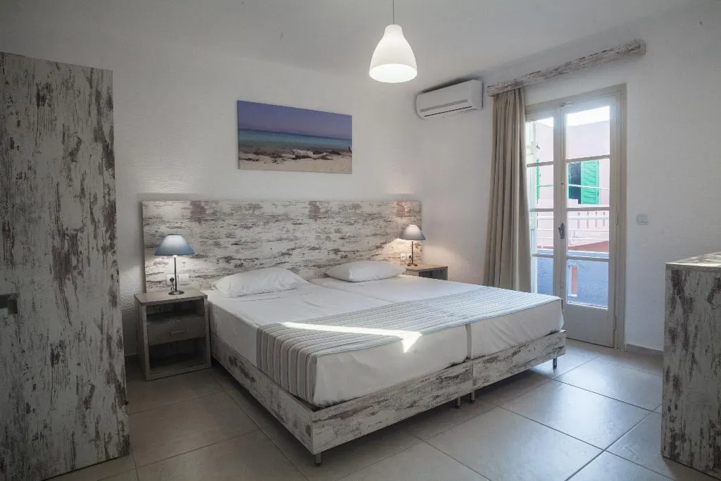 Evina Rooms & Suites