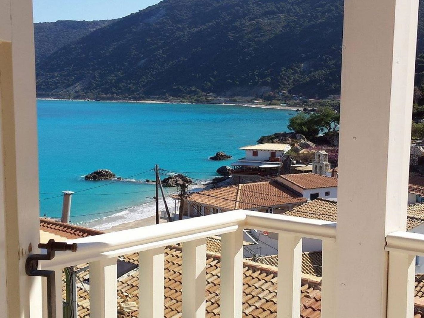 Ionis Hotel