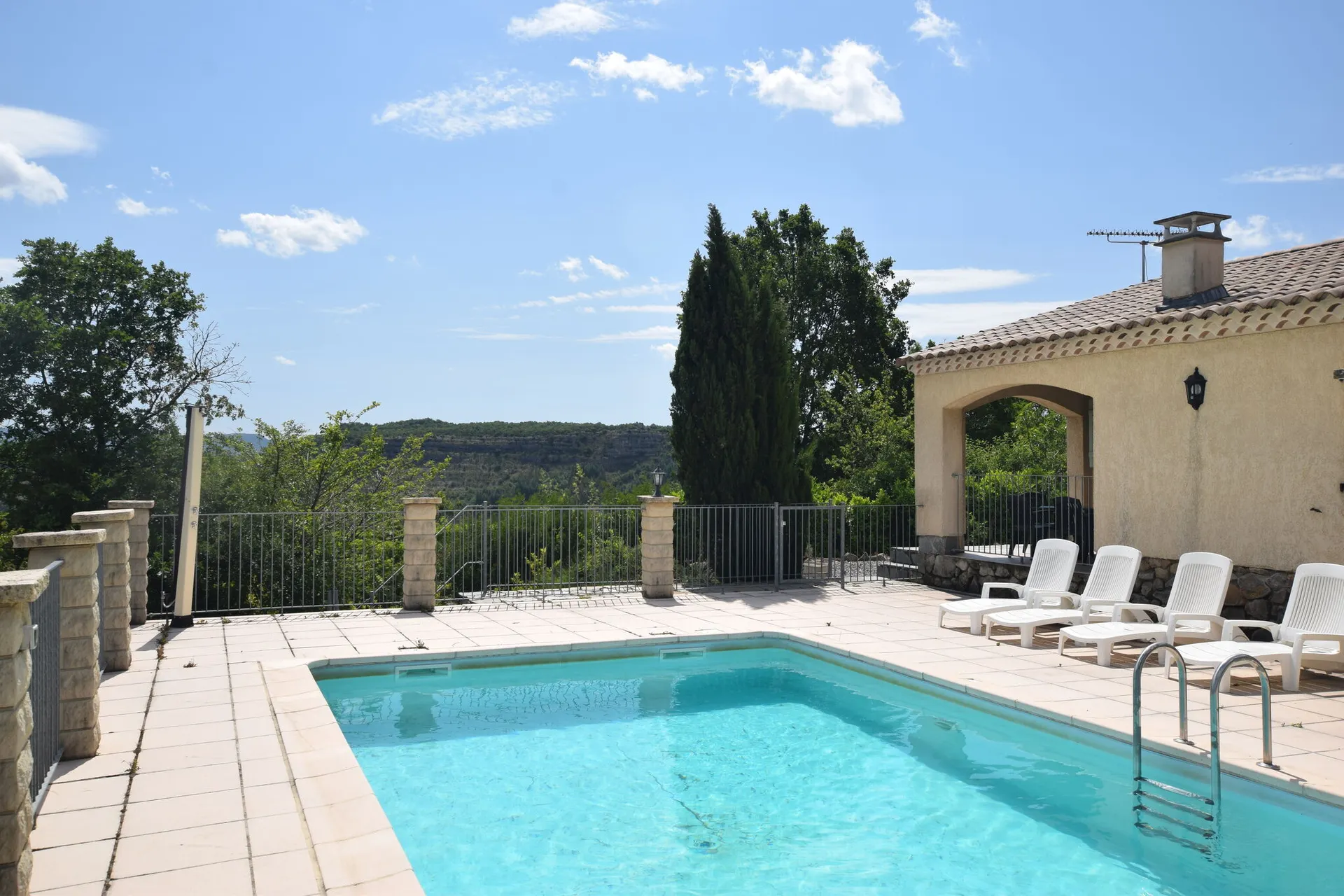 Extérieur maison de vacances (été)
