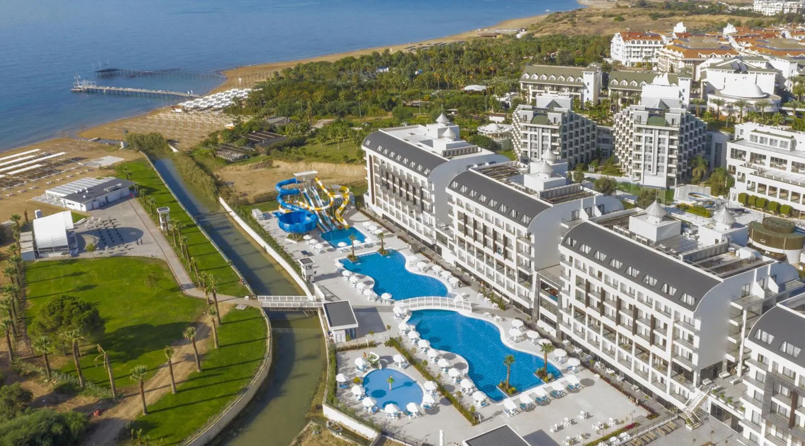 Diamond Deluxe Hotel