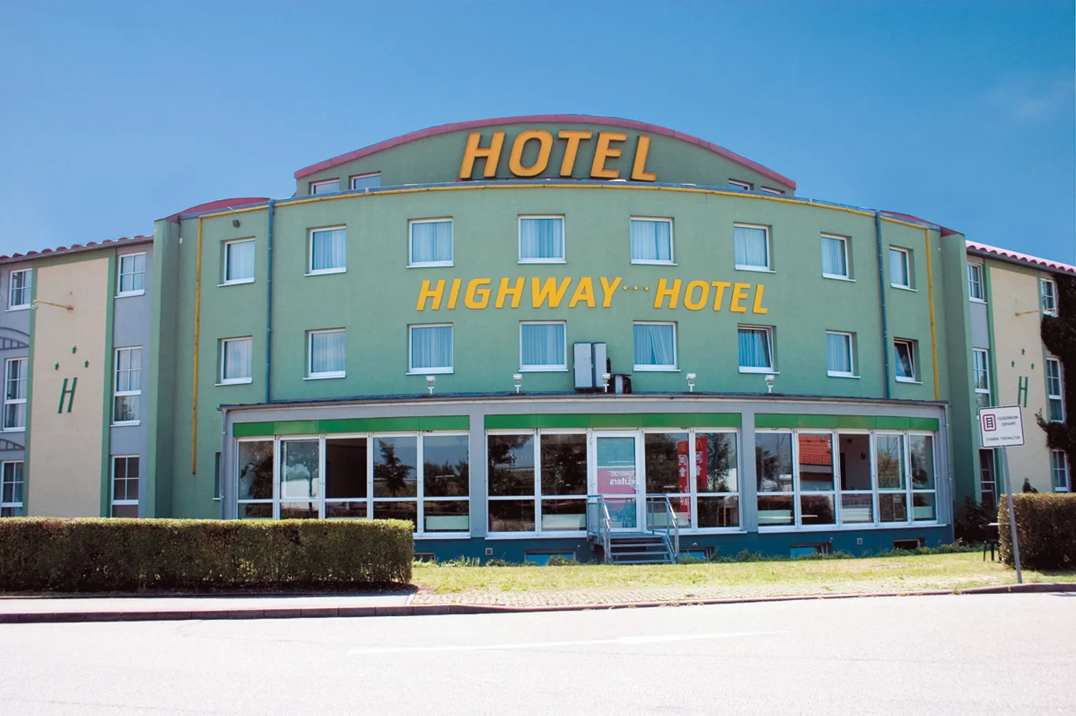 Highway Hotel