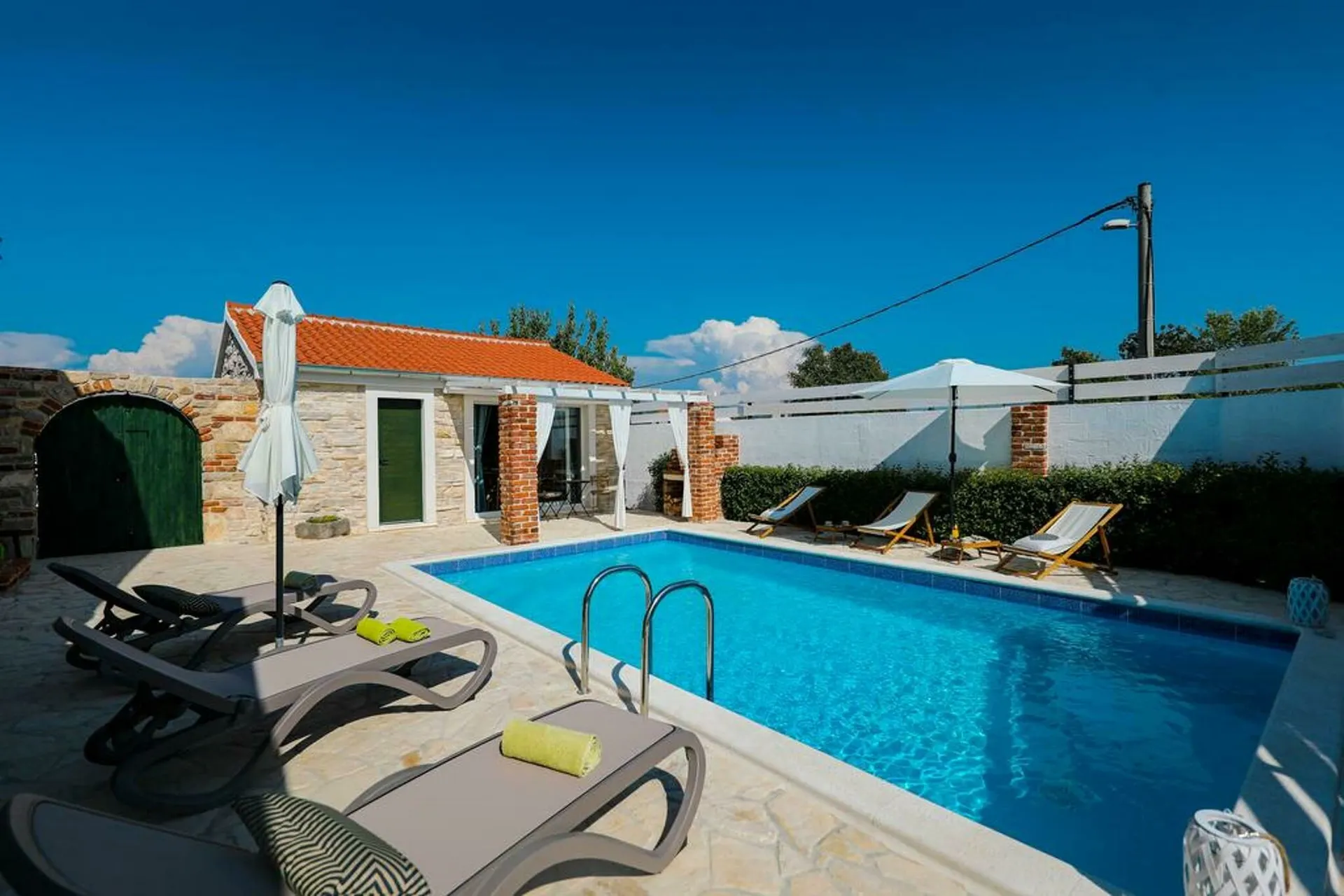 Exterieur vakantiehuis (zomer)