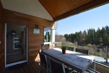 Vue de la maison de vacances (été)