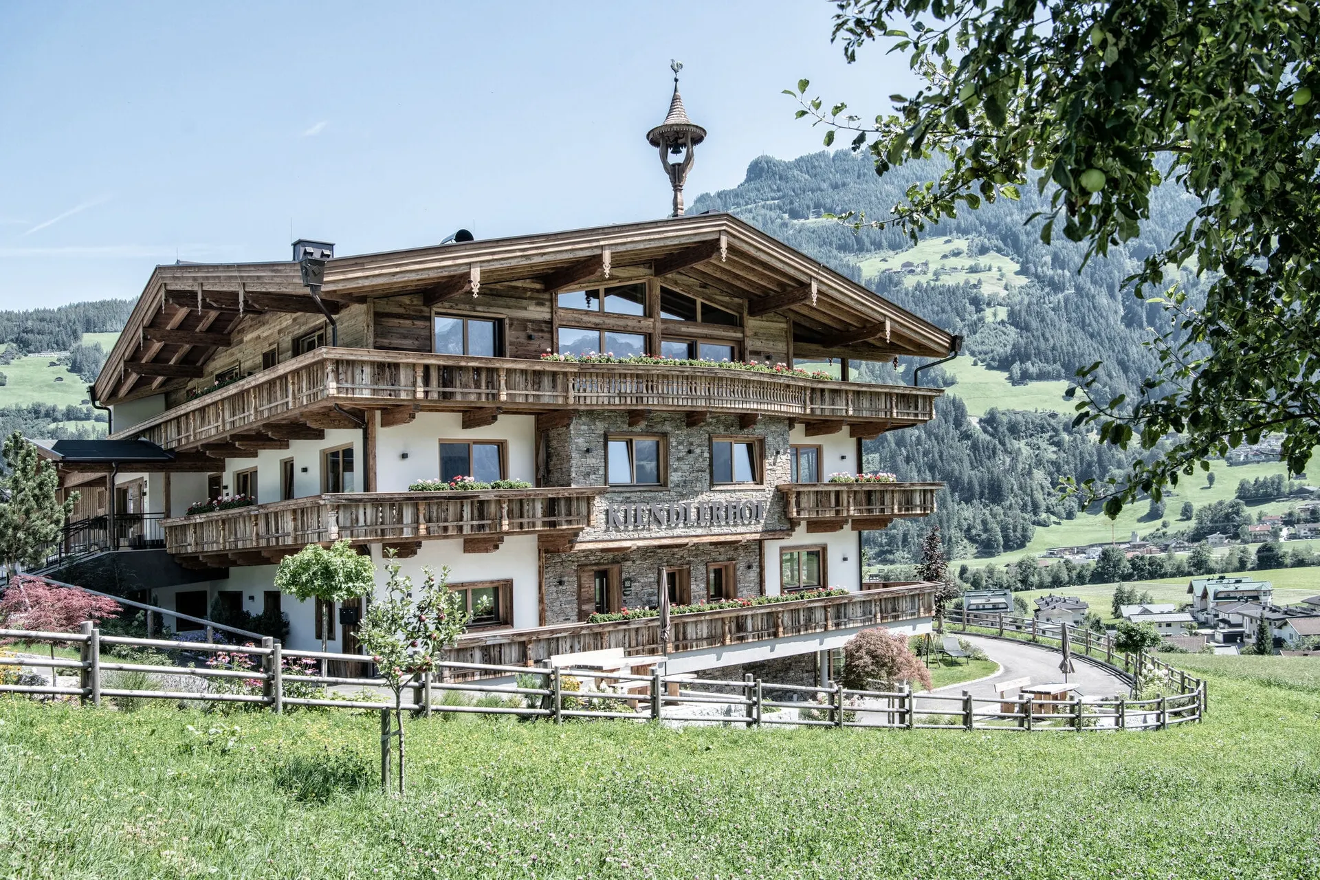 Vue de la maison de vacances (été)