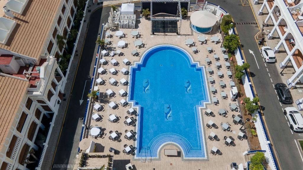 Ona Hollywood Mirage, foto 11