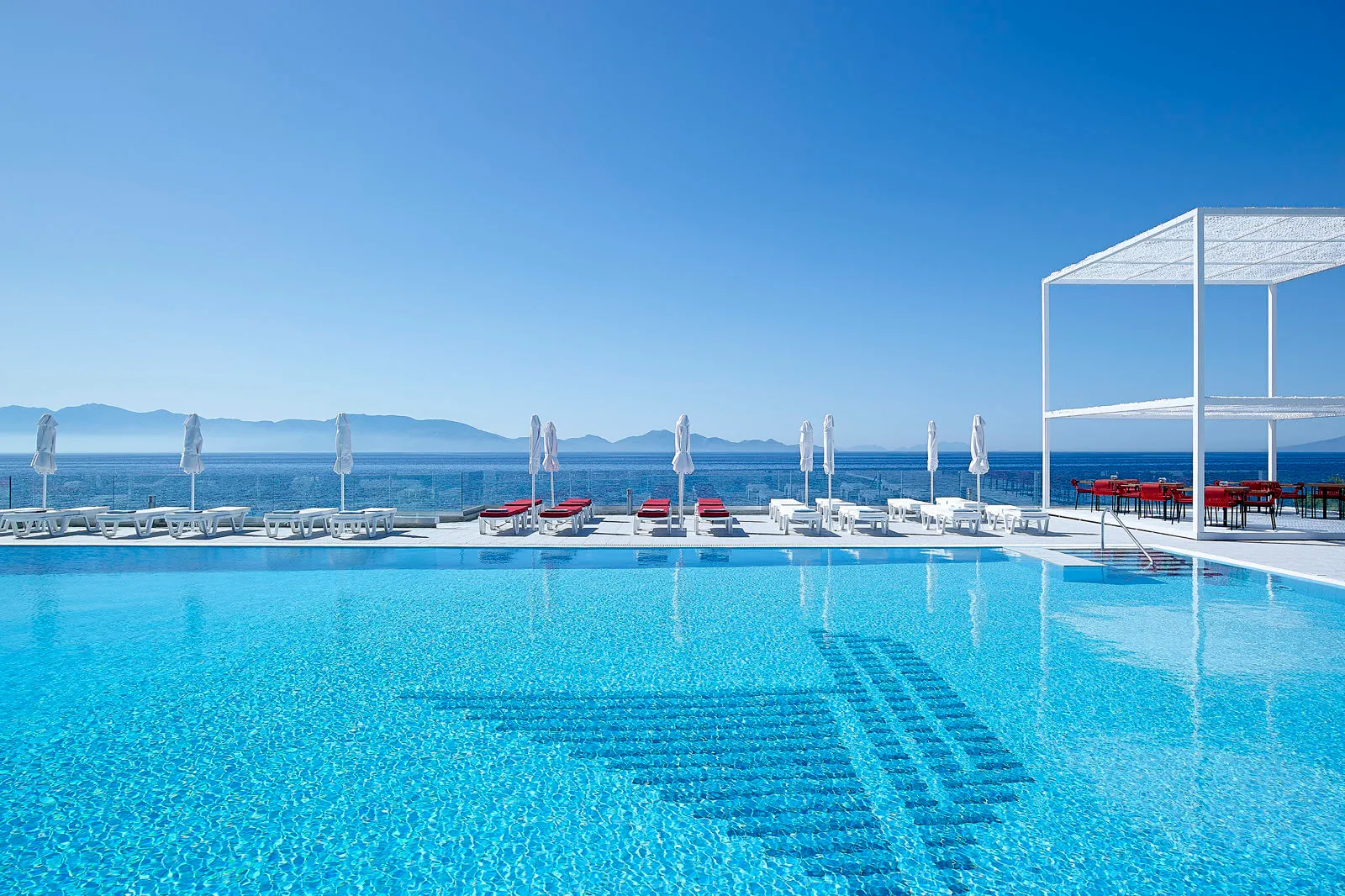 Dimitra Beach Hotel & Suites