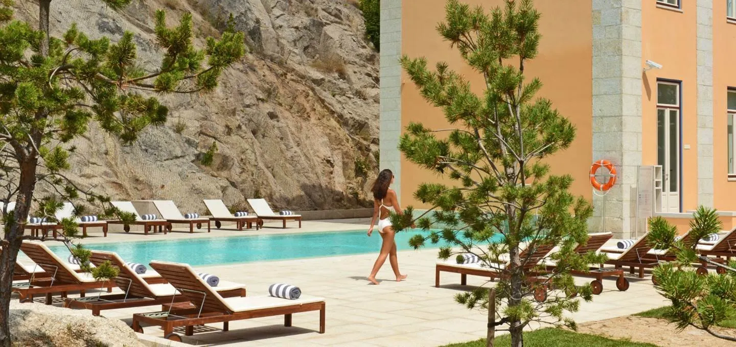pousada serra da estrela - historic hotel - zwembad.jpg