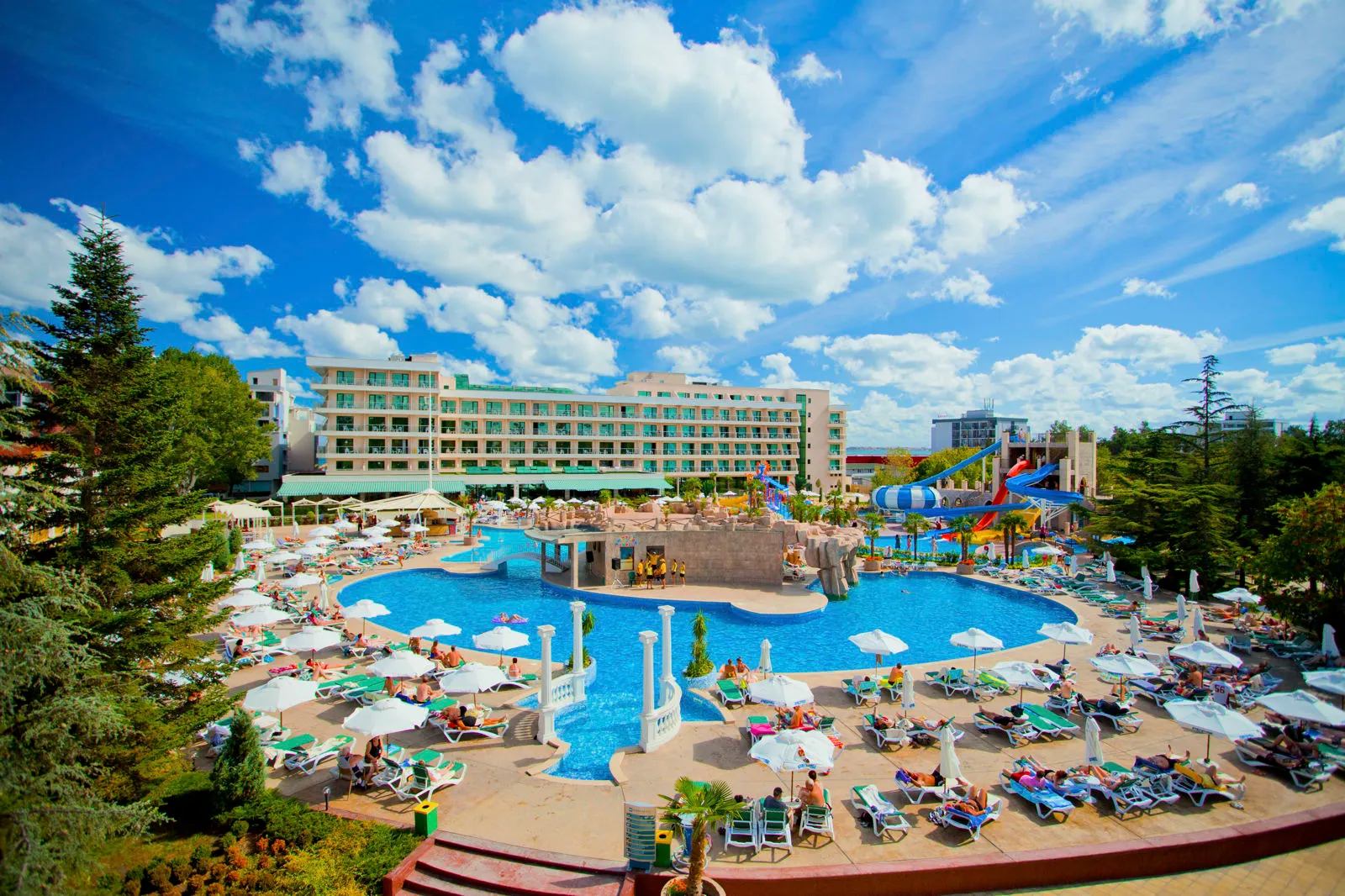 DIT Evrika Beach Club Hotel