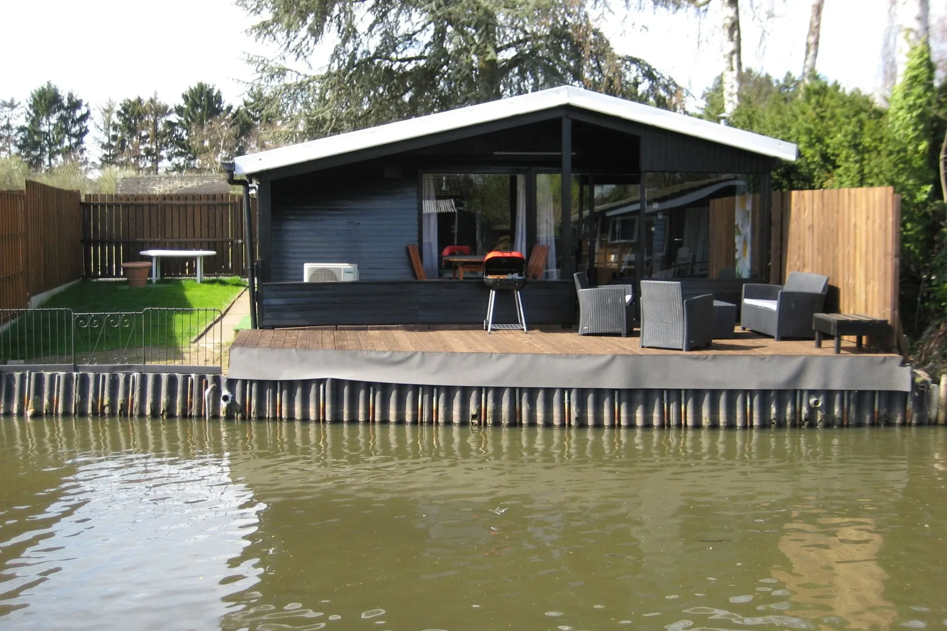 Exterieur vakantiehuis (zomer)