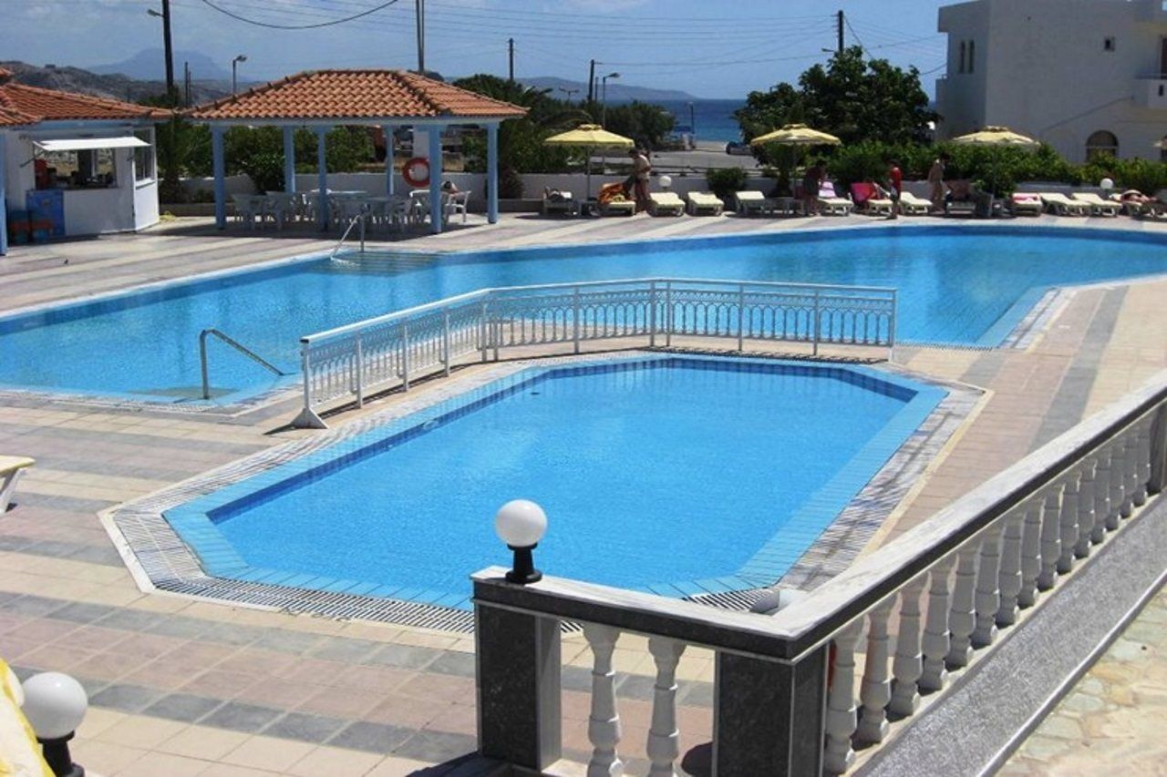 Kamari Bay, foto 3