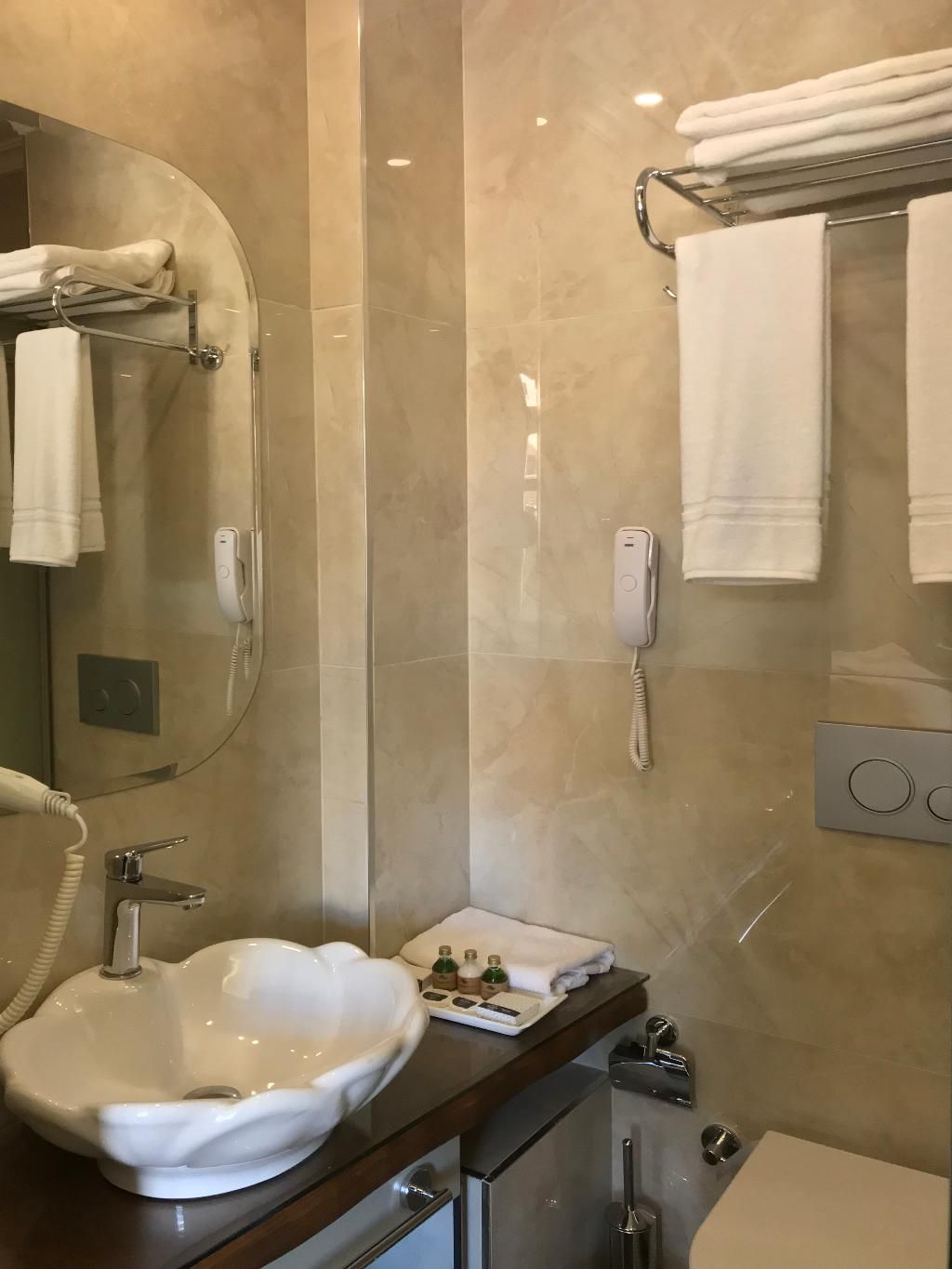 Galatahan Hotel, foto 13