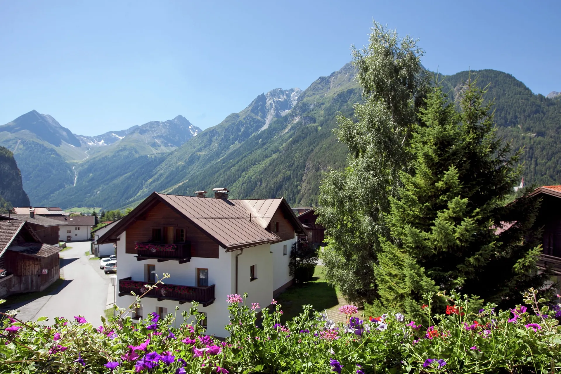 Vue de la maison de vacances (été)