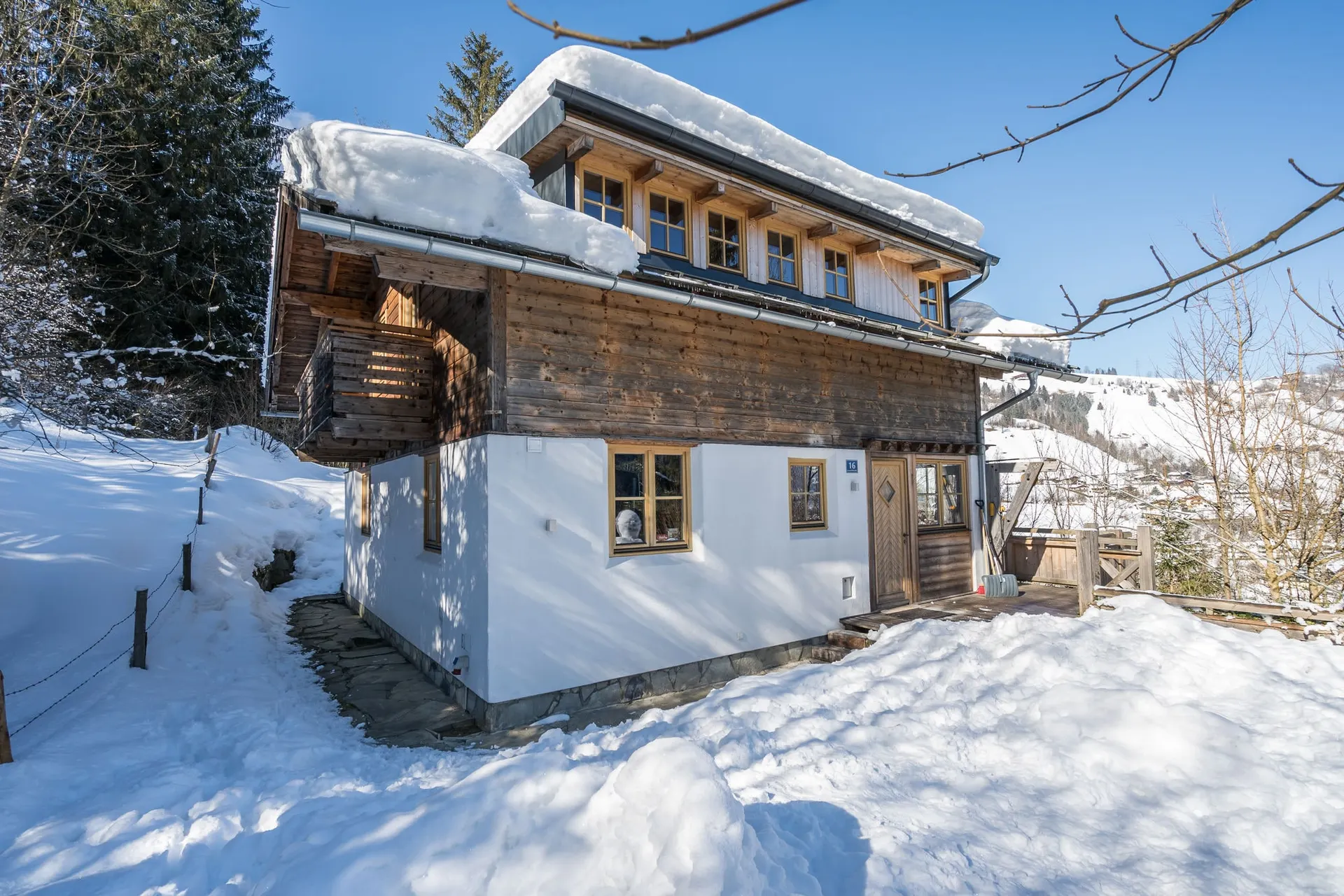 Exterieur vakantiehuis (winter)