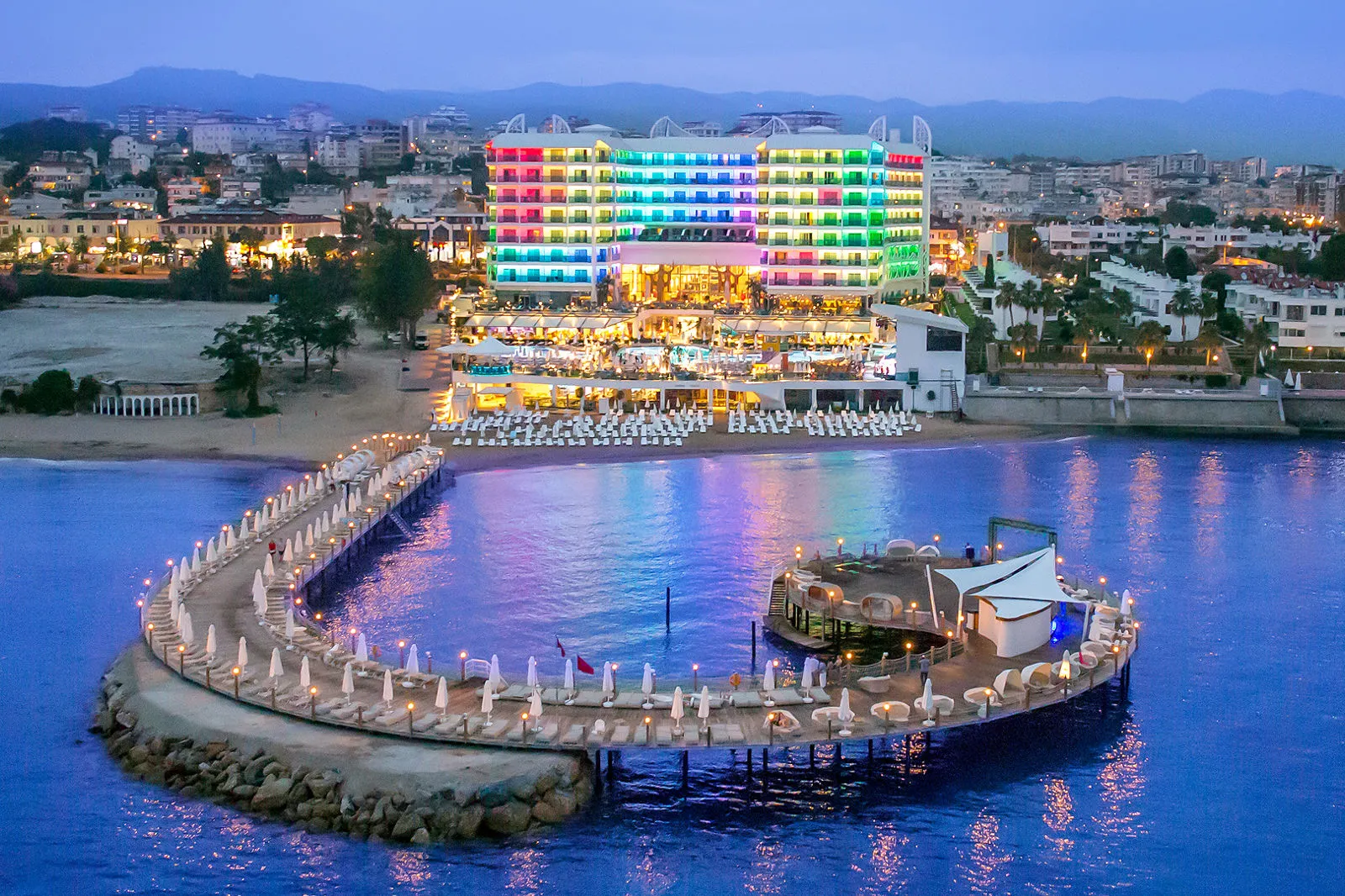 Azura Deluxe Resort & Spa