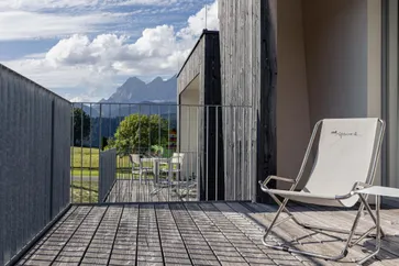 Vue de la maison de vacances (été)