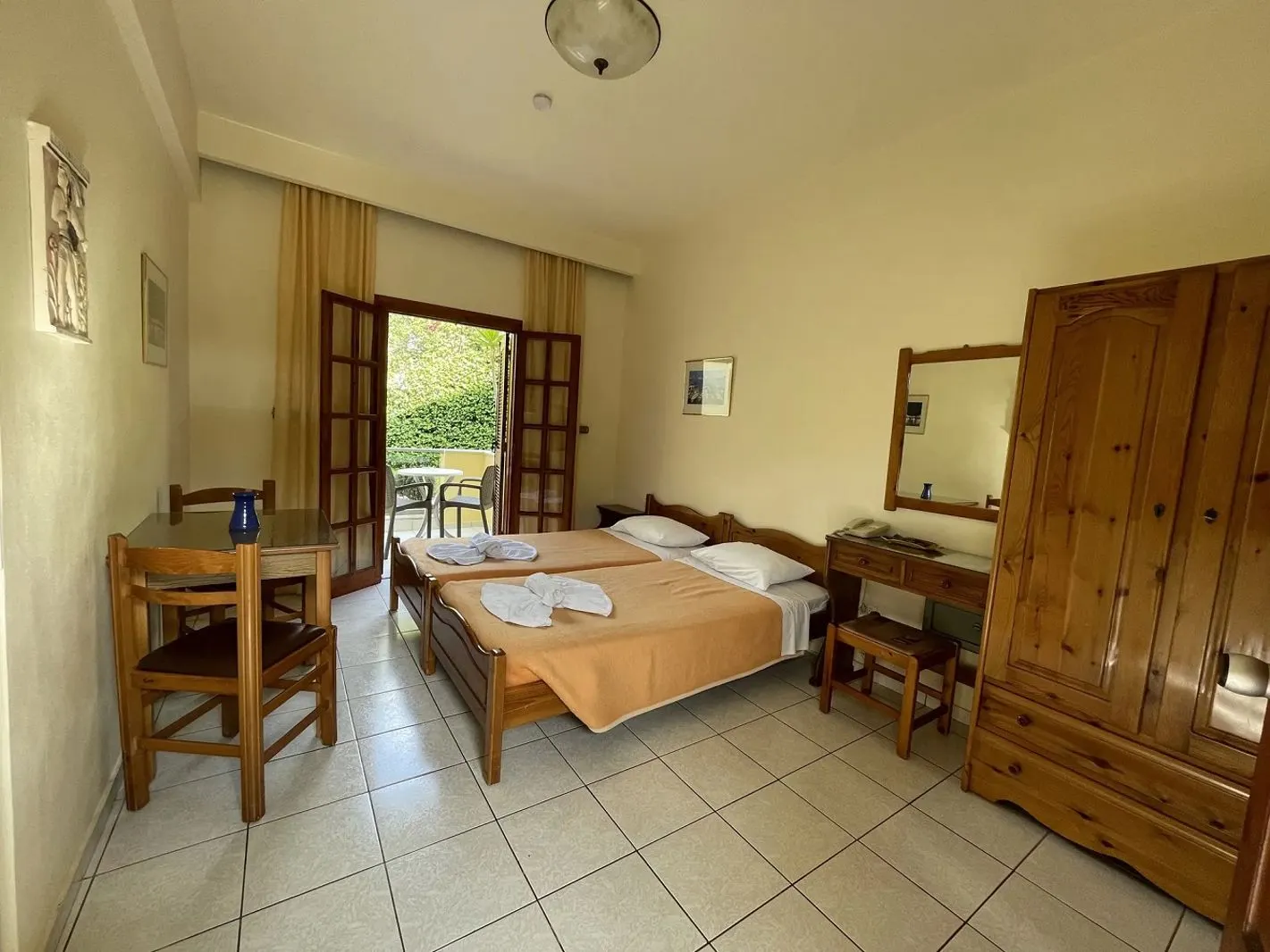 Maria Lambis Apartments