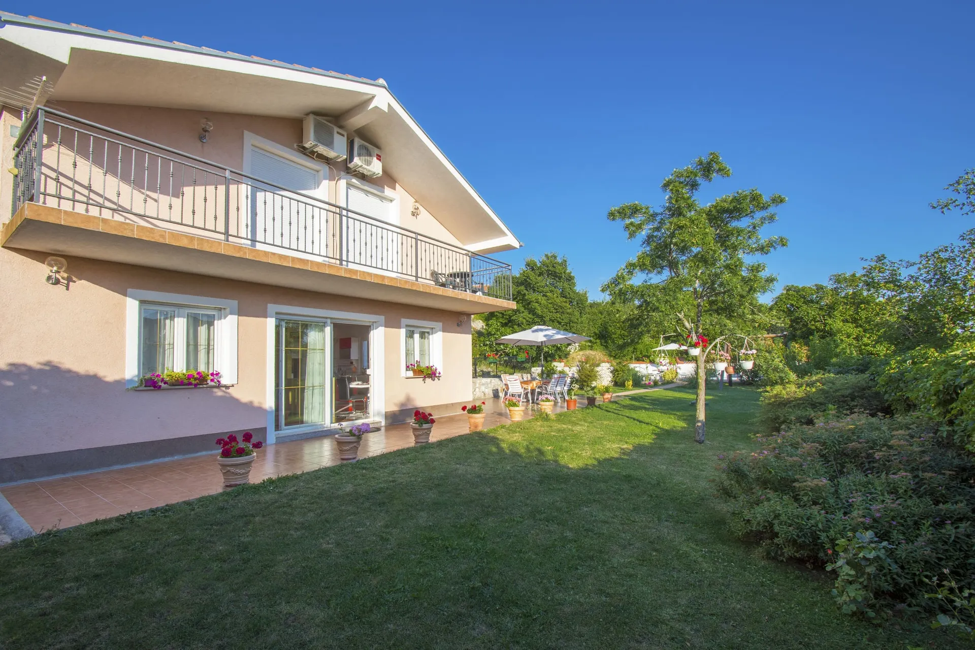 Extérieur maison de vacances (été)