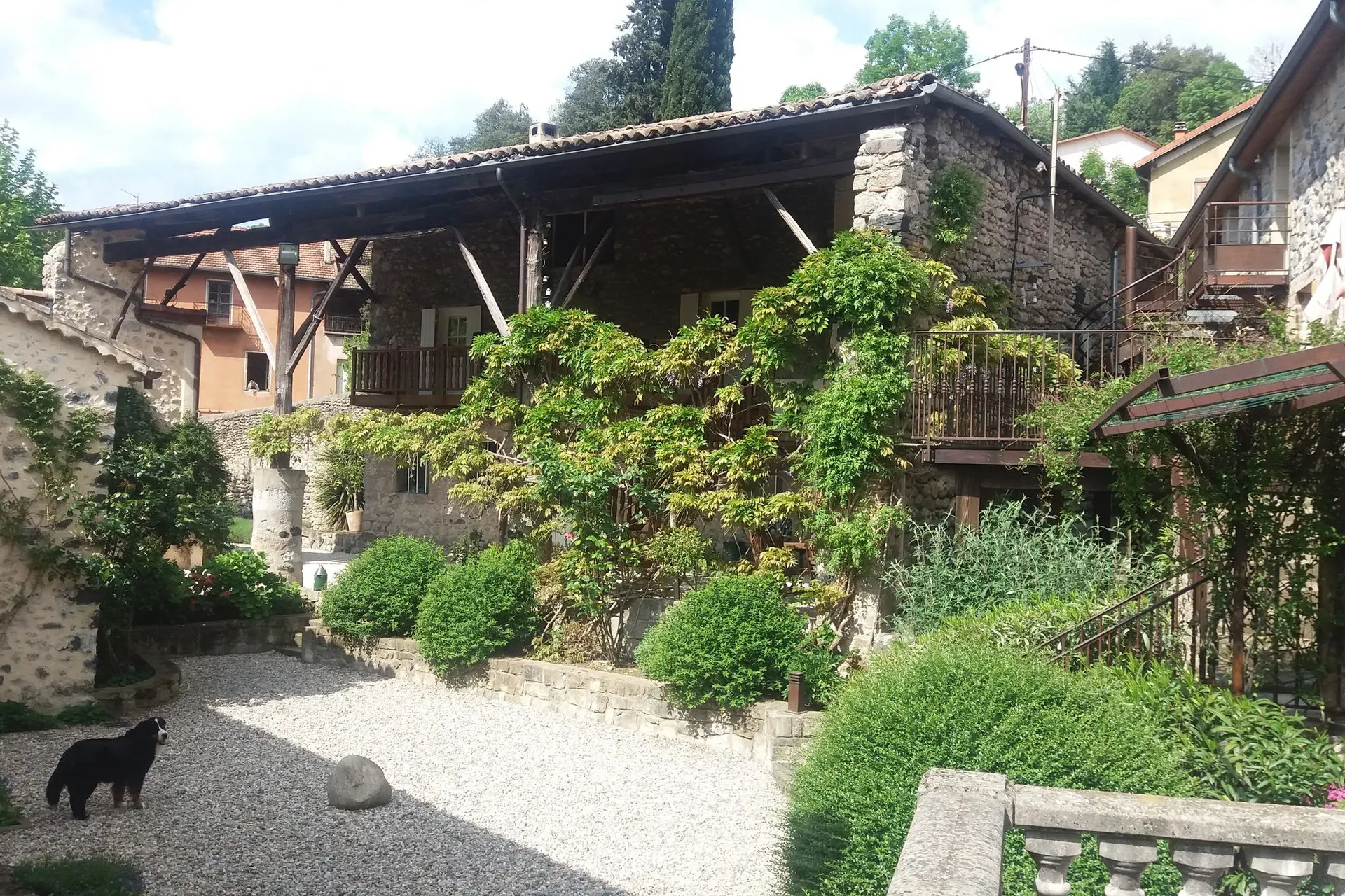 Vue de la maison de vacances (été)