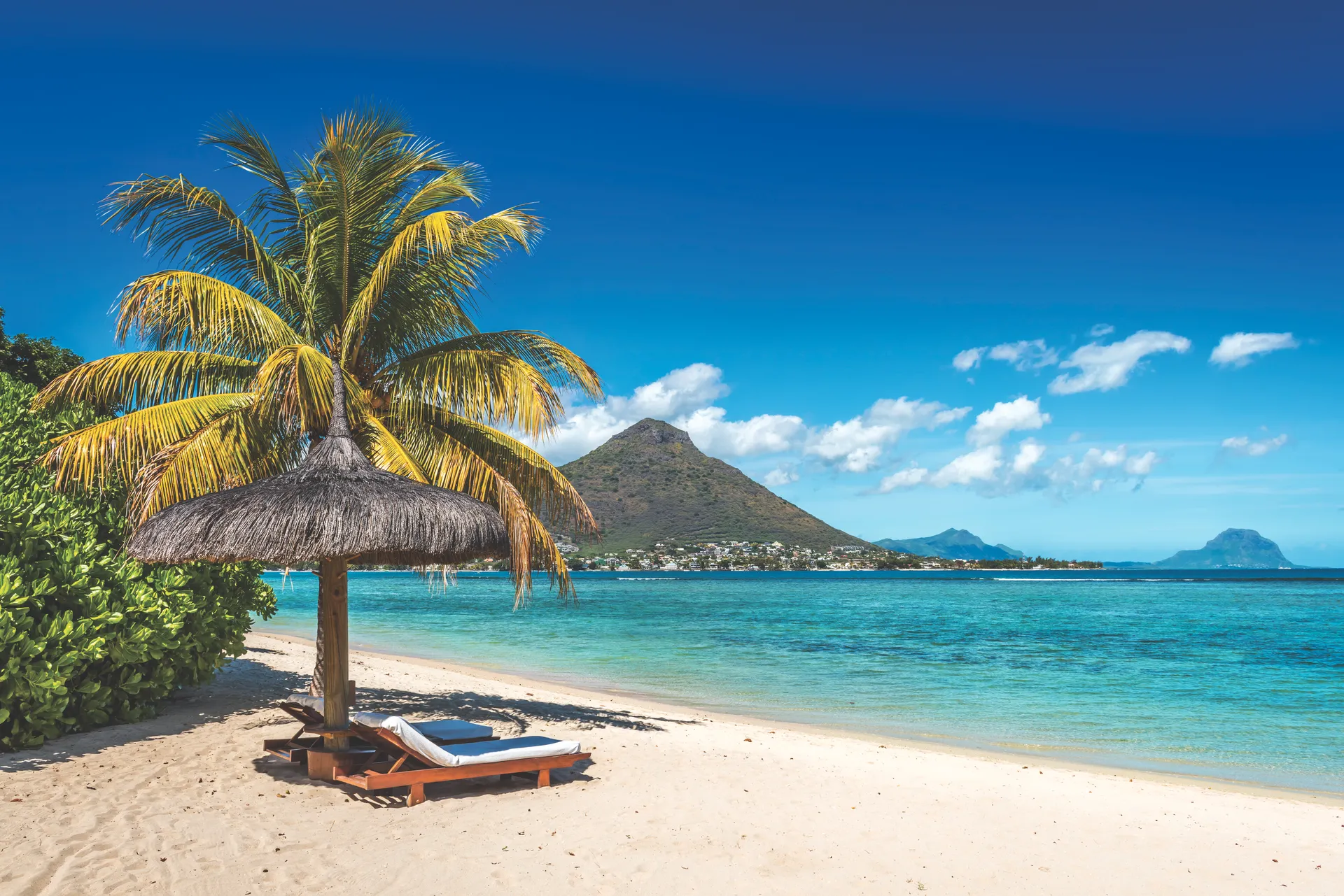 Plan je een reis naar Mauritius? Ruim aanbod hotels in Mauritius. Boek nu tegen scherpe prijzen met Neckermann.