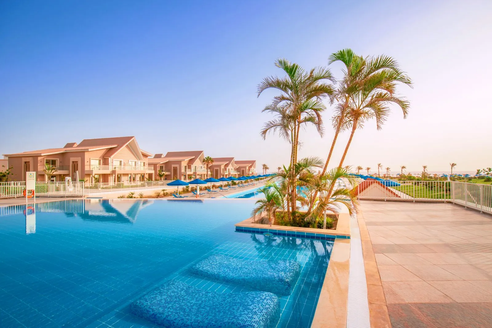 Pickalbatros Sea World Resort