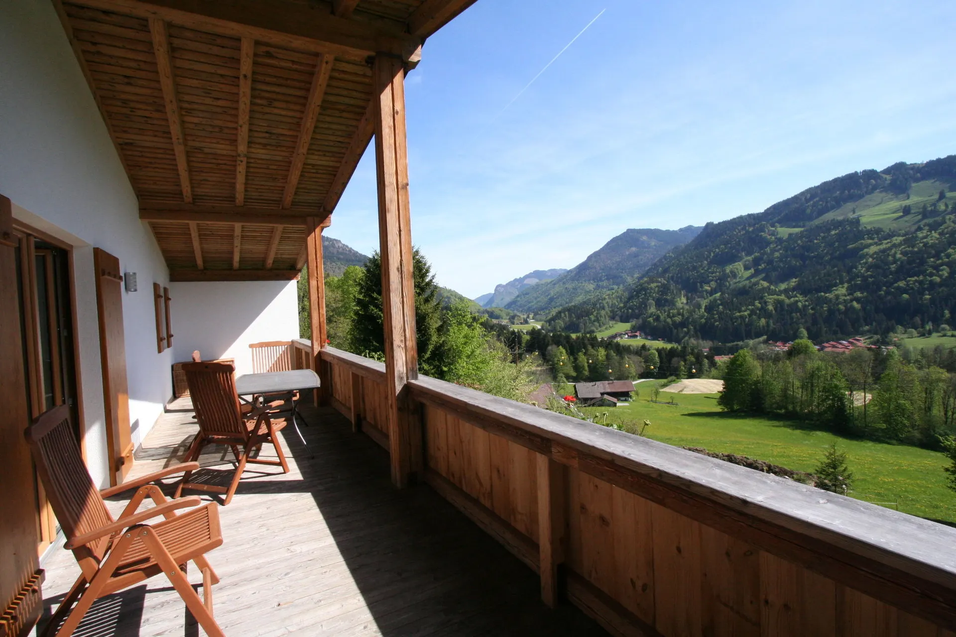 Vue de la maison de vacances (été)