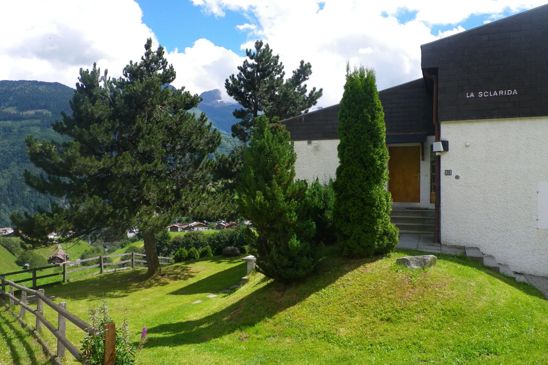 Exterieur vakantiehuis (zomer)
