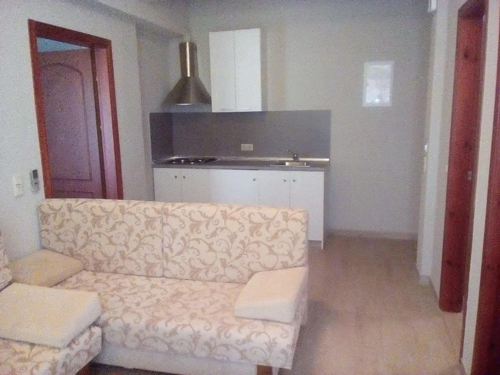 Kronos Hotel