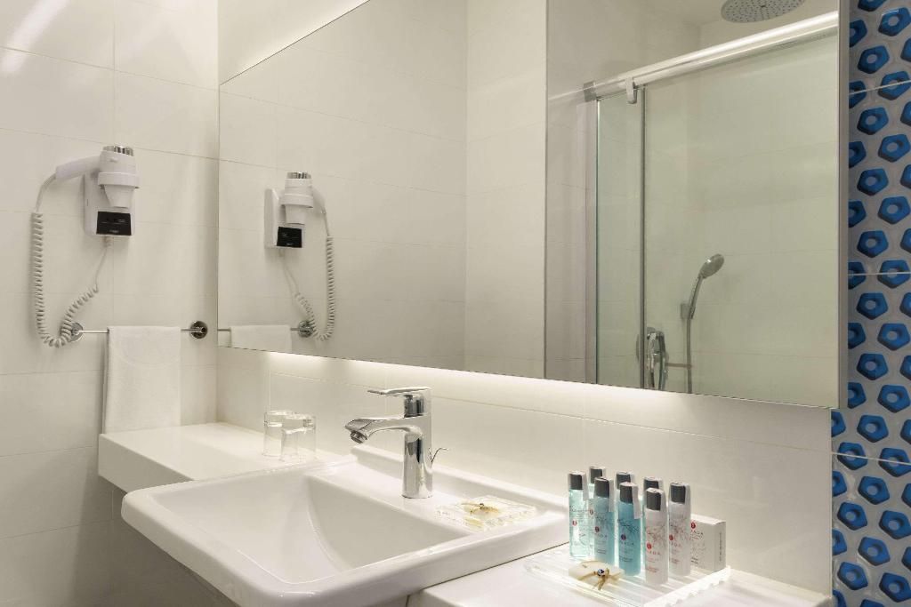 Ramada Hotel & Suites by Wyndham Izmir Kemalpasa, foto 3