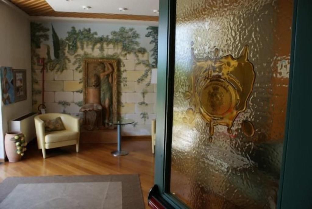 Solofra Palace, foto 3
