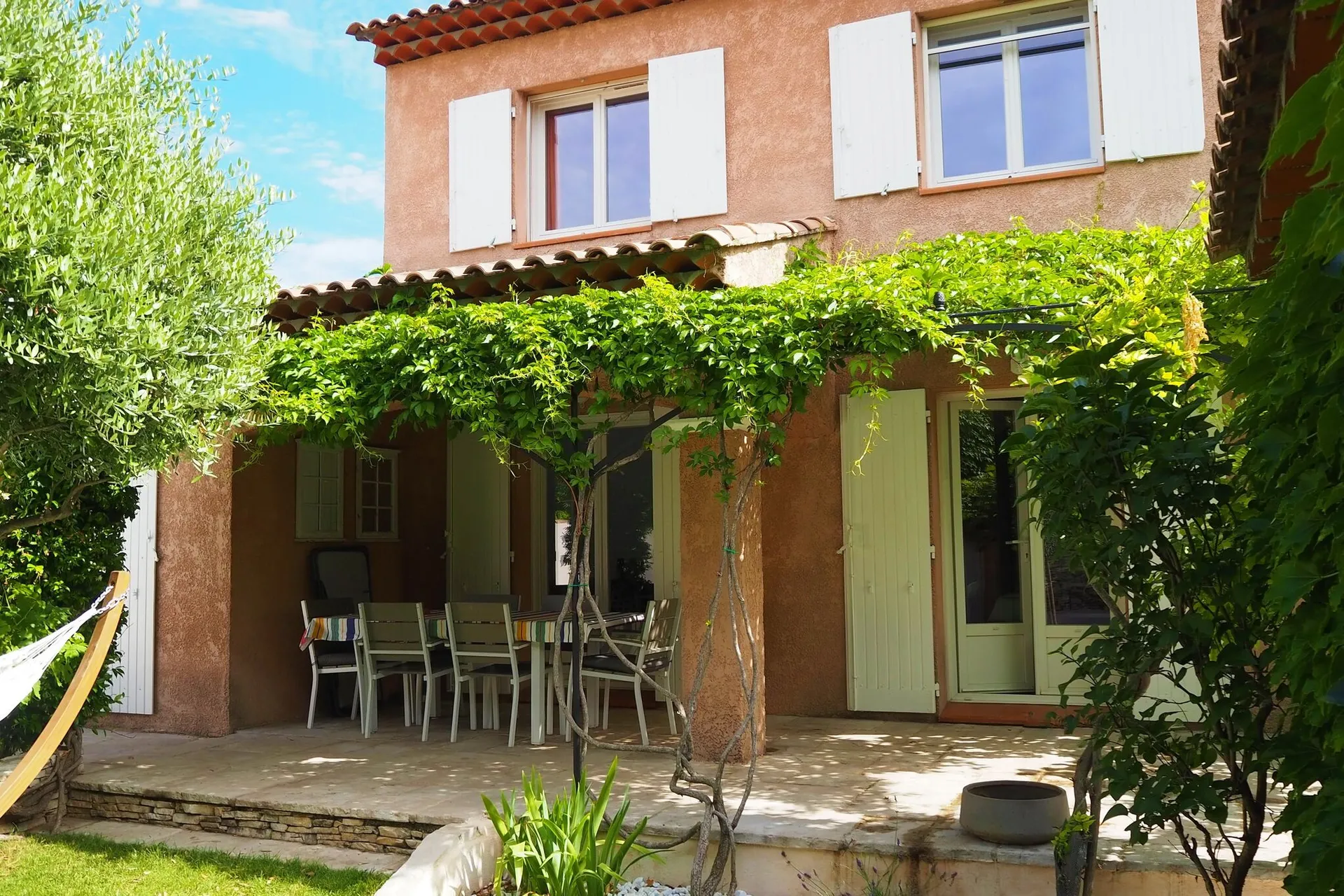 Extérieur maison de vacances (été)