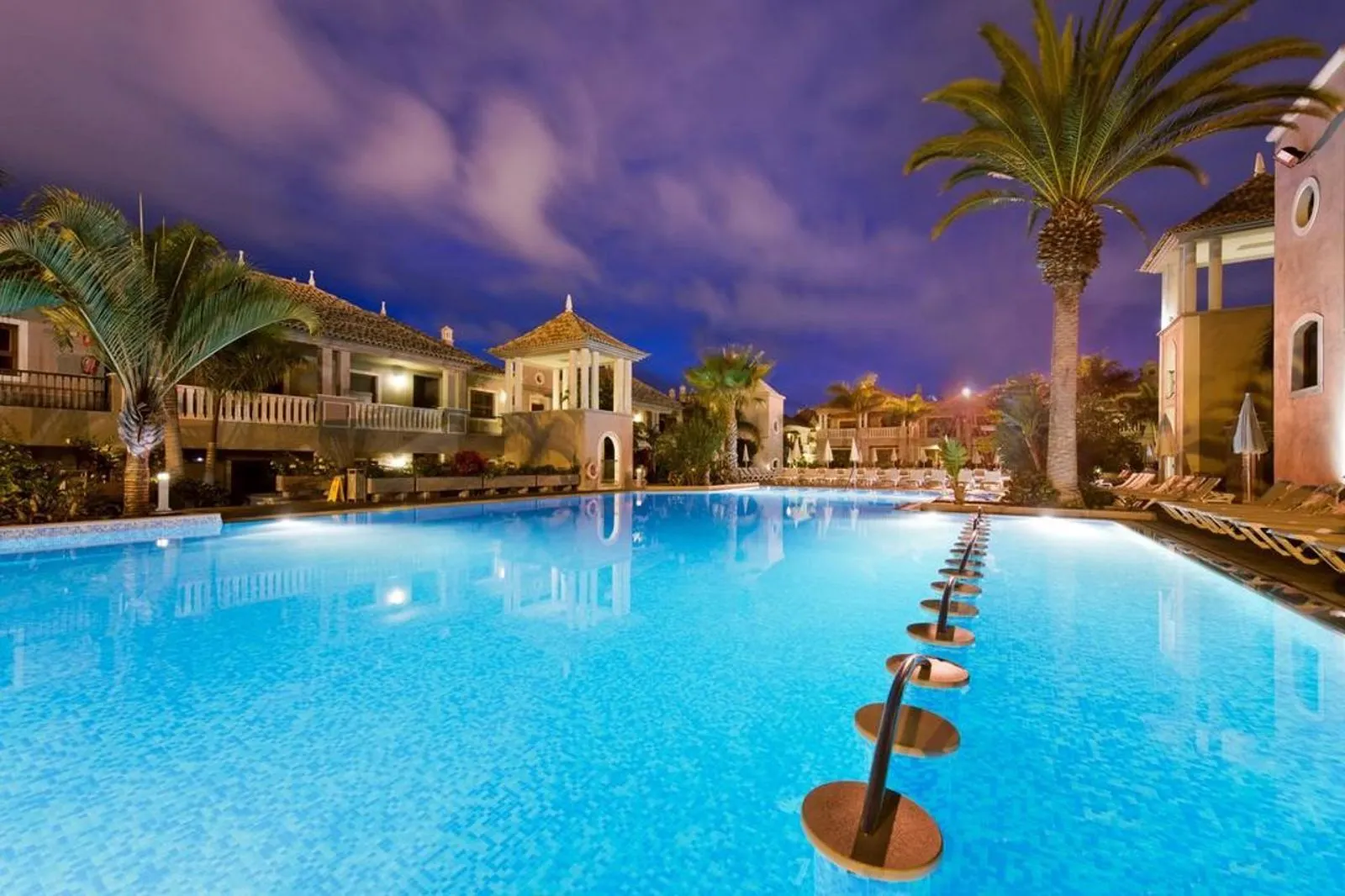 Marylanza Suites & Spa