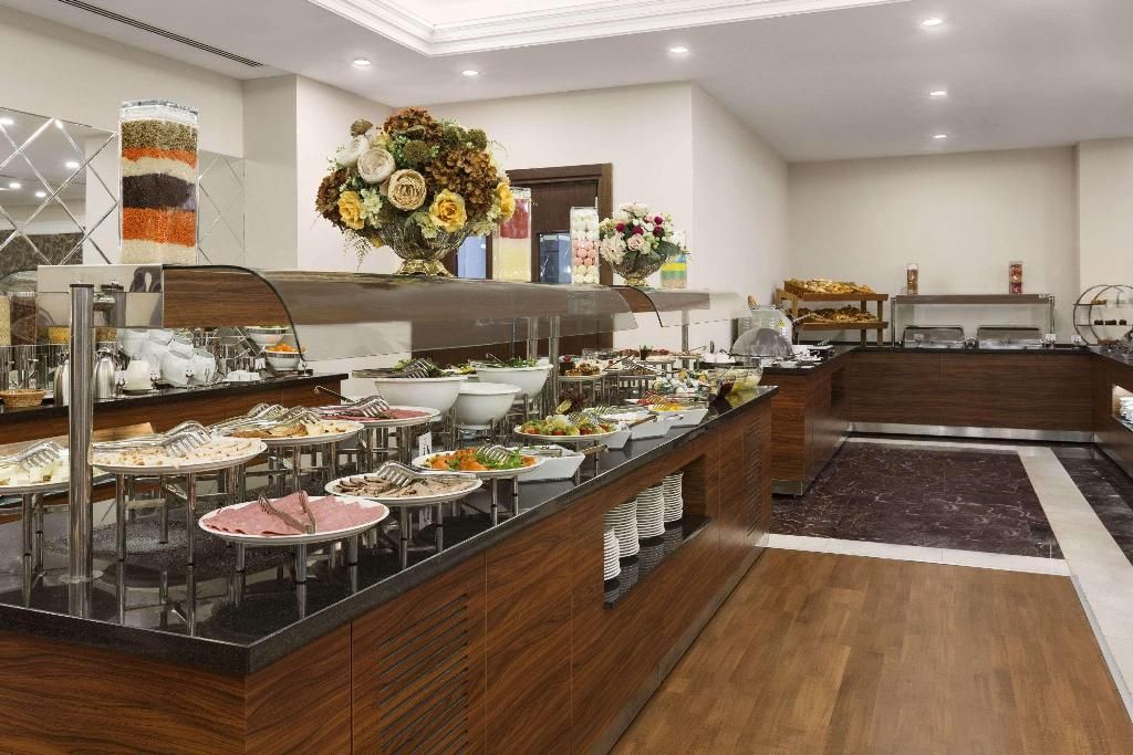 Ramada Hotel & Suites by Wyndham Istanbul Merter, foto 2