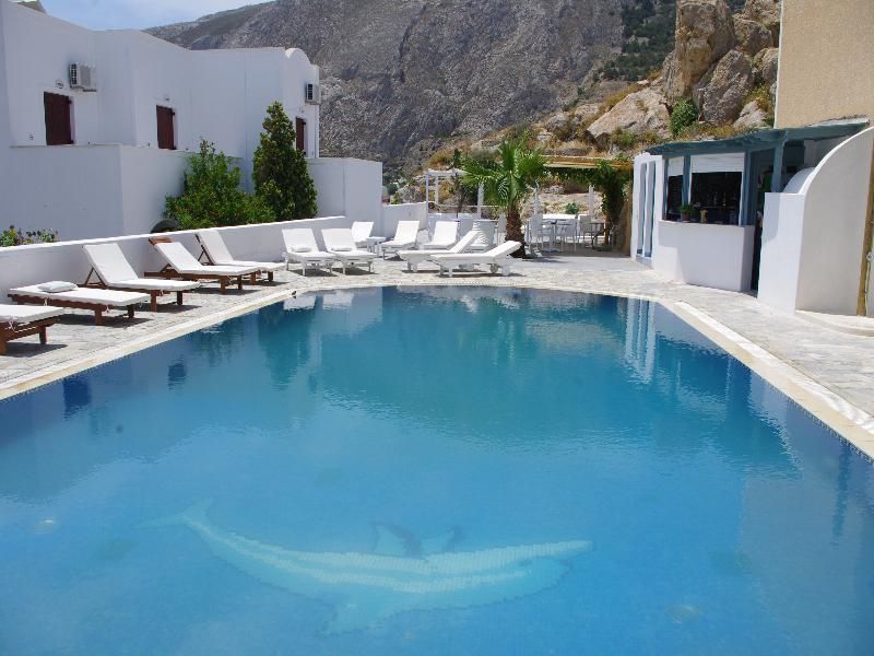 Iris Hotel