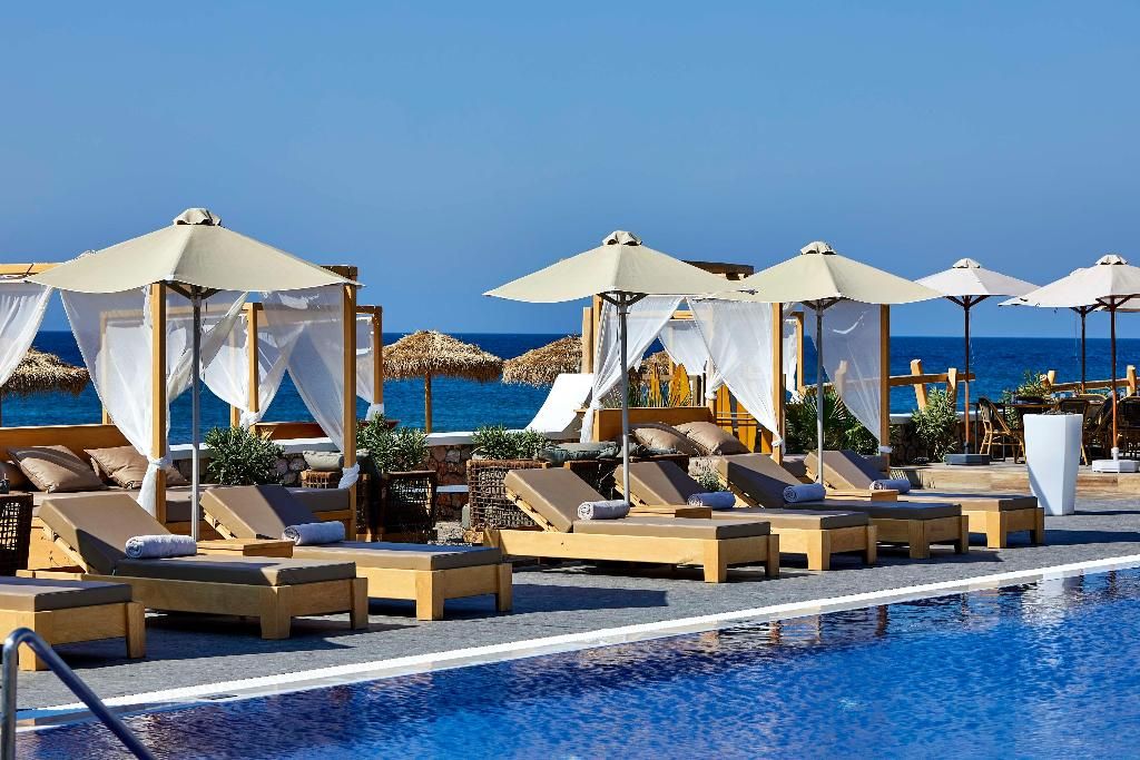 Sea Breeze Santorini Beach Resort, Curio Collection by Hilton, foto 11