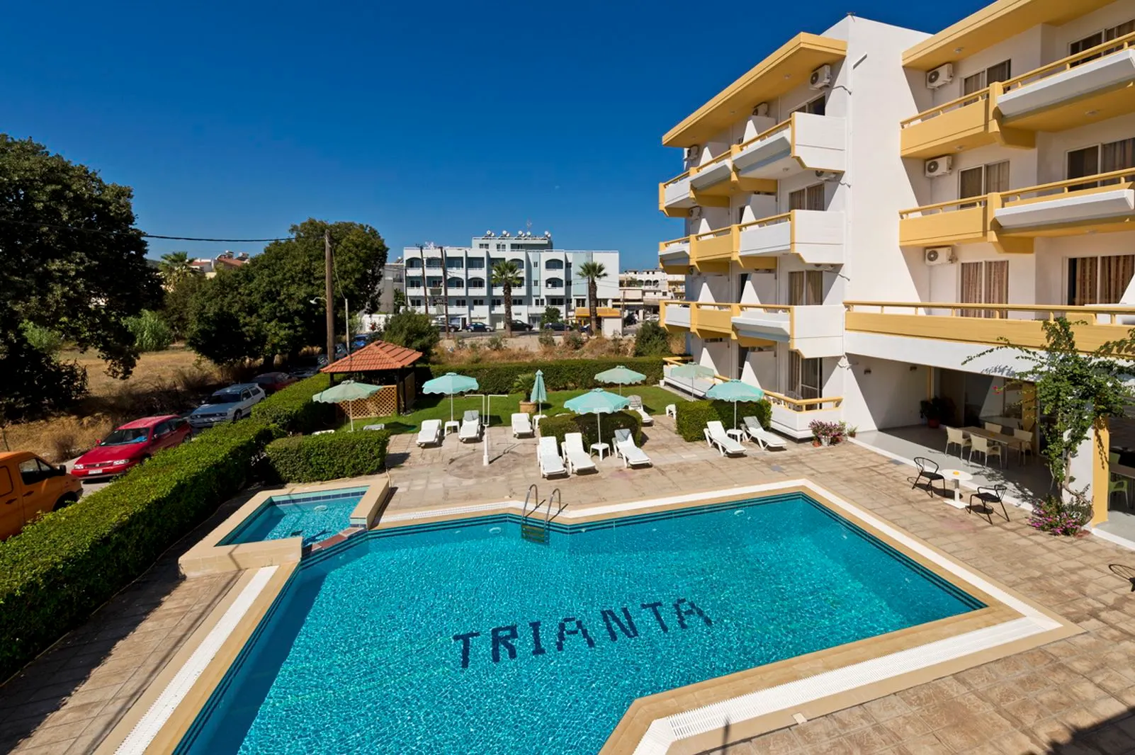 Trianta Hotel